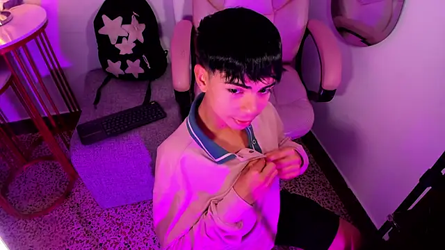 Snapshot of Peter_chase chatting on 1, 11, 2025 Peter chase online show from 1, 11, 2025