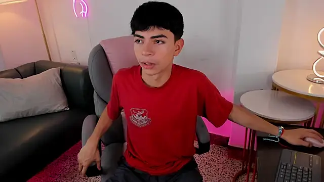 Snapshot of Peter_chase chatting on 11, 11, 2025 Peter chase online show from 11, 11, 2025