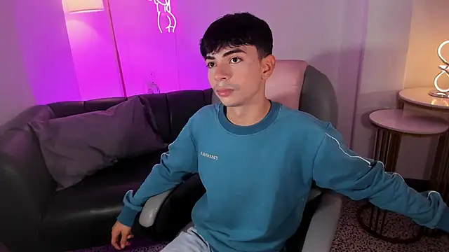 Snapshot of Peter_chase chatting on 27, 11, 2025 Peter chase online show from 27, 11, 2025