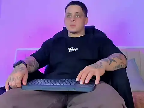 Snapshot of denis_munera chatting on 17, 9, 2025 denis munera online show from 17, 9, 2025