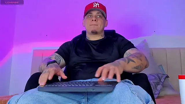 Snapshot of denis_munera chatting on 18, 9, 2025 denis munera online show from 18, 9, 2025