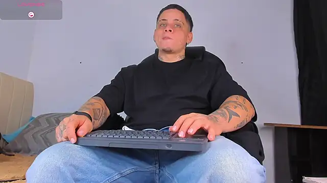 Snapshot of denis_munera chatting on 9, 10, 2025 denis munera online show from 9, 10, 2025