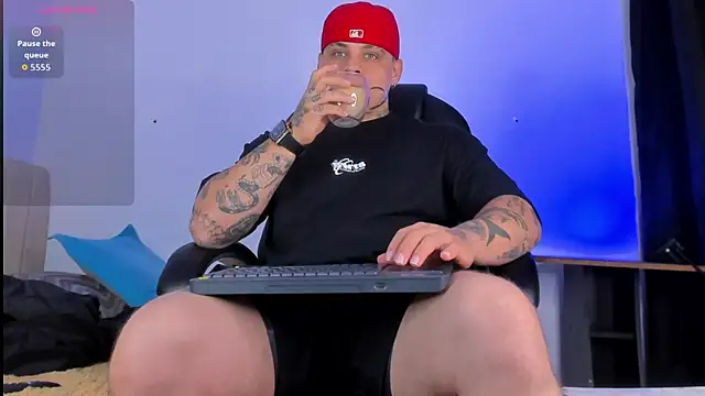 Snapshot of denis_munera chatting on 15, 10, 2025 denis munera online show from 15, 10, 2025