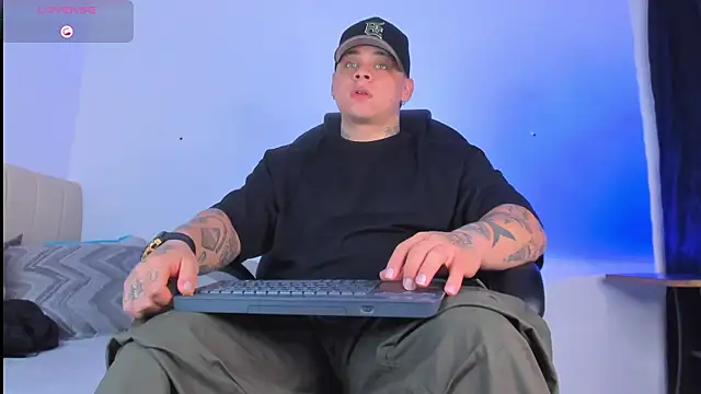 Snapshot of denis_munera chatting on 17, 10, 2025 denis munera online show from 17, 10, 2025