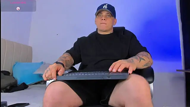 Snapshot of denis_munera chatting on 19, 10, 2025 denis munera online show from 19, 10, 2025