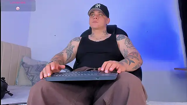 Snapshot of denis_munera chatting on 23, 10, 2025 denis munera online show from 23, 10, 2025