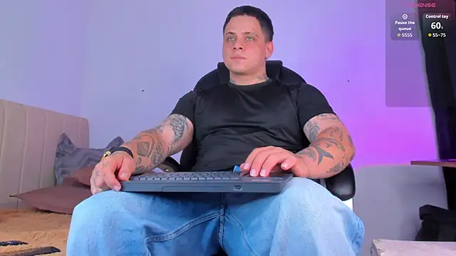 Snapshot of denis_munera chatting on 29, 10, 2025 denis munera online show from 29, 10, 2025