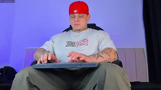 Snapshot of denis_munera chatting on 29, 11, 2025 denis munera online show from 29, 11, 2025