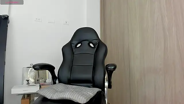 Snapshot of Biscuit_oliva chatting on 12, 10, 2025 Biscuit oliva online show from 12, 10, 2025