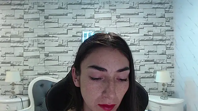 Maily a  online show from 11, 10, 2025