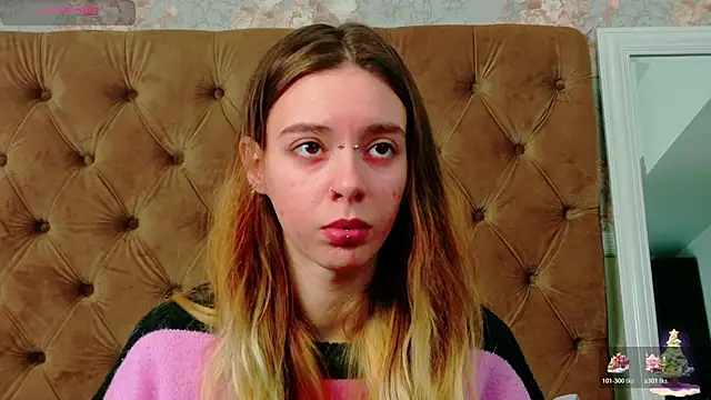 Snapshot of CoraVex chatting on 23, 12, 2025 CoraVex online show from 23, 12, 2025