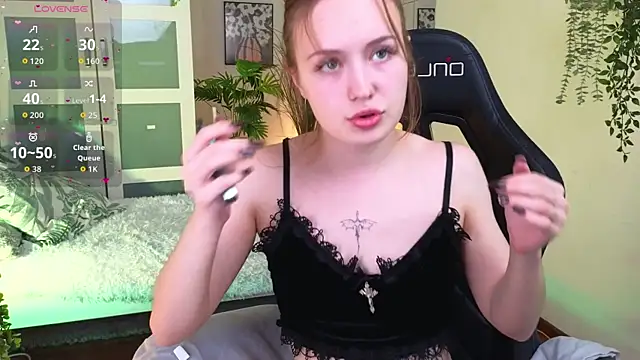 Snapshot of selin_selin chatting on 10, 10, 2025 selin selin online show from 10, 10, 2025