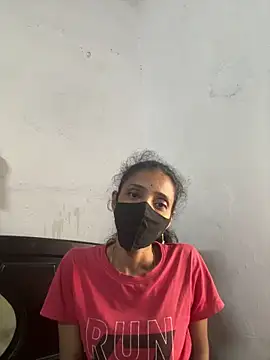 Snapshot of sweetreddy-02 chatting on 15, 10, 2025 sweetreddy-02 online show from 15, 10, 2025