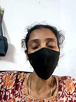 Snapshot of sweetreddy-02 chatting on 24, 10, 2025 sweetreddy-02 online show from 24, 10, 2025