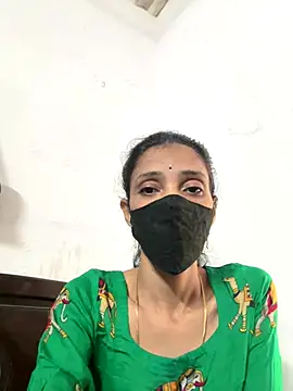 Snapshot of sweetreddy-02 chatting on 4, 11, 2025 sweetreddy-02 online show from 4, 11, 2025