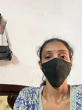 Snapshot of sweetreddy-02 chatting on 10, 11, 2025 sweetreddy-02 online show from 10, 11, 2025