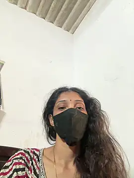 Snapshot of sweetreddy-02 chatting on 15, 12, 2025 sweetreddy-02 online show from 15, 12, 2025