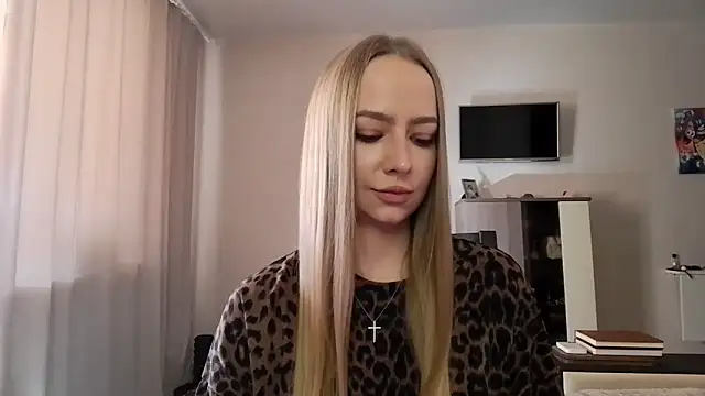 Snapshot of MissOyee chatting on 17, 9, 2025 MissOyee online show from 17, 9, 2025