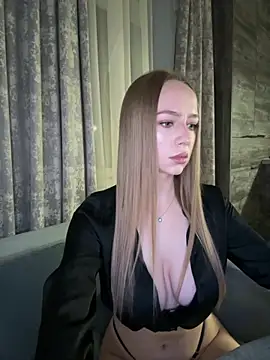 Snapshot of MissOyee chatting on 13, 11, 2025 MissOyee online show from 13, 11, 2025