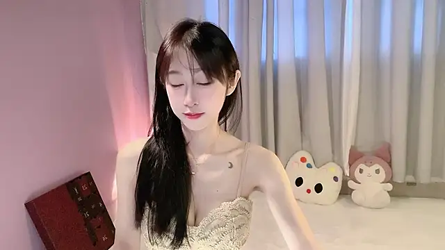 Snapshot of ai-ai-mi chatting on 4, 11, 2025 ai-ai-mi online show from 4, 11, 2025