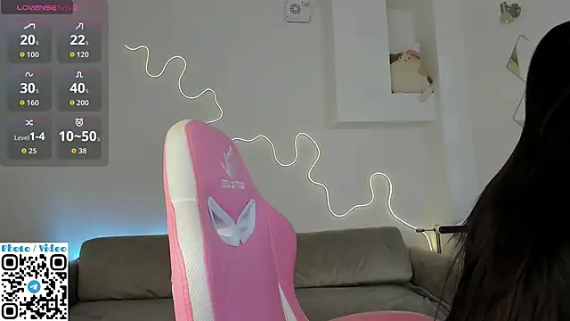 Helen Spark online show from 12, 11, 2025