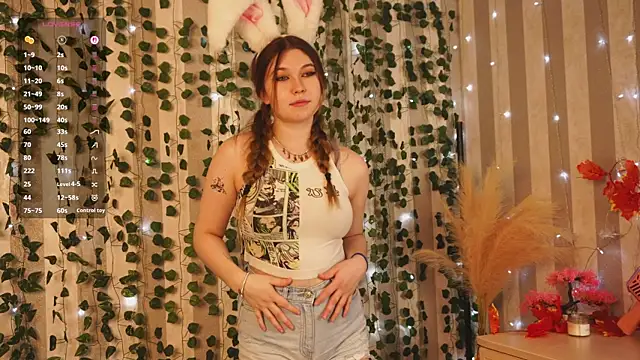 Snapshot of cheeky_cherry_juice chatting on 7, 11, 2025 cheeky cherry juice online show from 7, 11, 2025