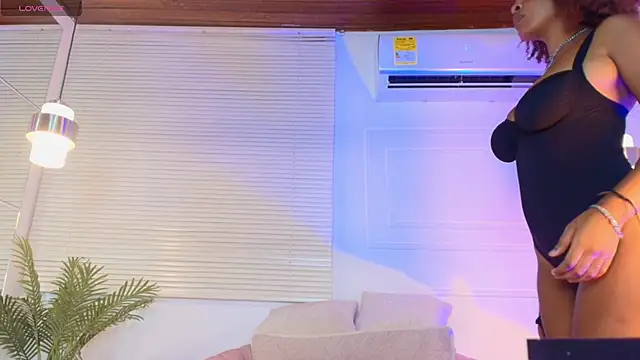 alessia moon1 online show from 21, 11, 2025