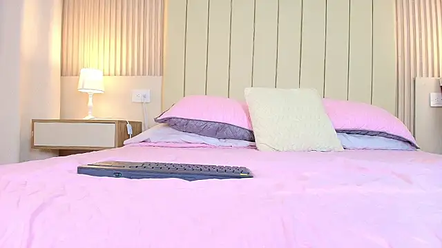 alessia moon1 online show from 11, 2, 2026