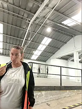 Snapshot of bichota85 chatting on 9, 10, 2025 bichota85 online show from 9, 10, 2025