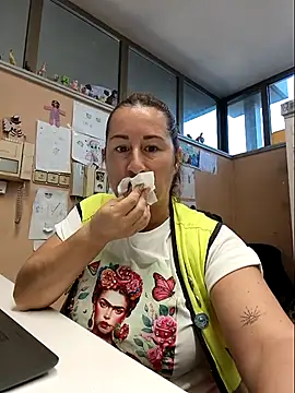 Snapshot of bichota85 chatting on 22, 10, 2025 bichota85 online show from 22, 10, 2025