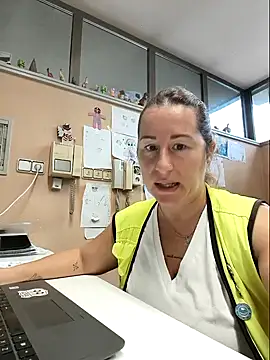 Snapshot of bichota85 chatting on 23, 10, 2025 bichota85 online show from 23, 10, 2025