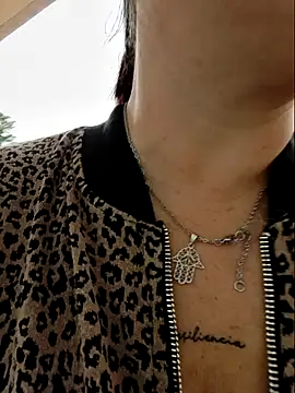 Snapshot of bichota85 chatting on 2, 11, 2025 bichota85 online show from 2, 11, 2025