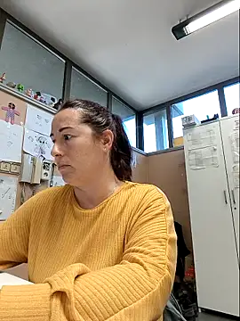 Snapshot of bichota85 chatting on 3, 11, 2025 bichota85 online show from 3, 11, 2025