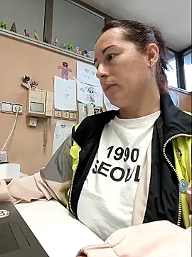 Snapshot of bichota85 chatting on 5, 11, 2025 bichota85 online show from 5, 11, 2025