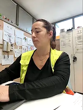 Snapshot of bichota85 chatting on 25, 11, 2025 bichota85 online show from 25, 11, 2025