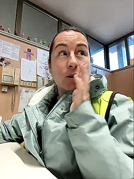 Snapshot of bichota85 chatting on 1, 12, 2025 bichota85 online show from 1, 12, 2025