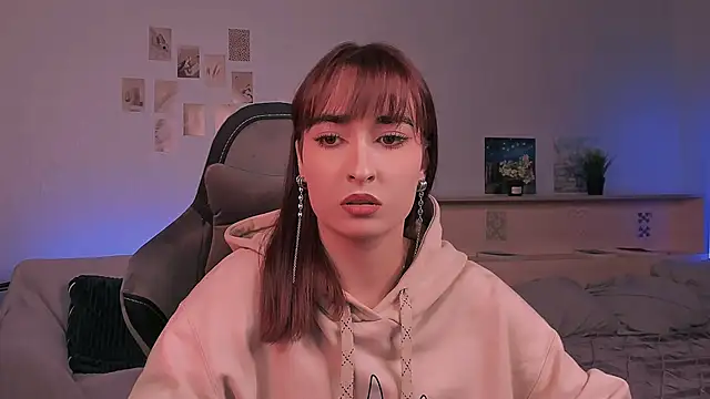 Snapshot of yourfitoviolett chatting on 14, 10, 2025 yourfitoviolett online show from 14, 10, 2025