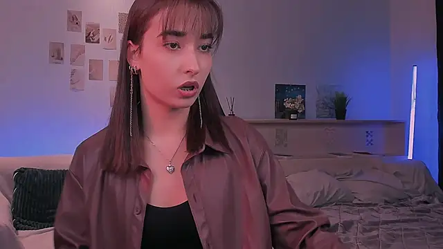 Snapshot of yourfitoviolett chatting on 15, 10, 2025 yourfitoviolett online show from 15, 10, 2025
