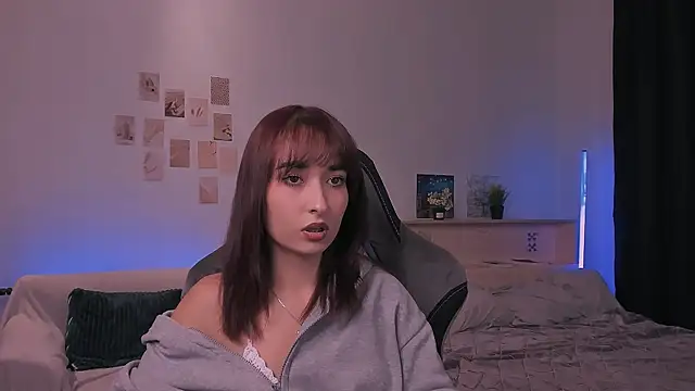 Snapshot of yourfitoviolett chatting on 19, 10, 2025 yourfitoviolett online show from 19, 10, 2025