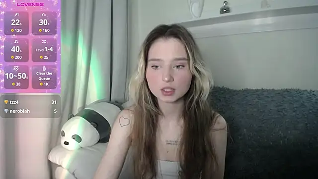 Snapshot of _Lua__ chatting on 9, 10, 2025 Lua online show from 9, 10, 2025