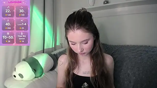 Snapshot of _Lua__ chatting on 10, 10, 2025 Lua online show from 10, 10, 2025