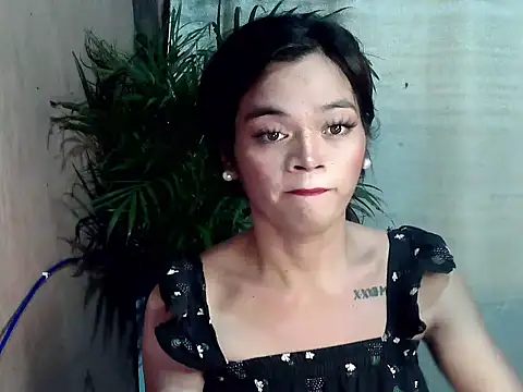 Snapshot of Nikah_loves_u chatting on 27, 11, 2025 Nikah loves u online show from 27, 11, 2025