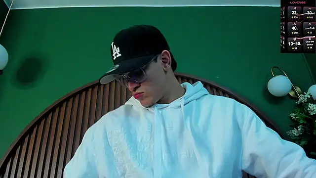 Snapshot of JeergMuscle chatting on 2, 11, 2025 JeergMuscle online show from 2, 11, 2025