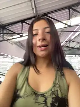 Snapshot of Karlee_Grey1 chatting on 4, 11, 2025 Karlee Grey1 online show from 4, 11, 2025