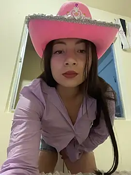 Snapshot of Karlee_Grey1 chatting on 8, 11, 2025 Karlee Grey1 online show from 8, 11, 2025