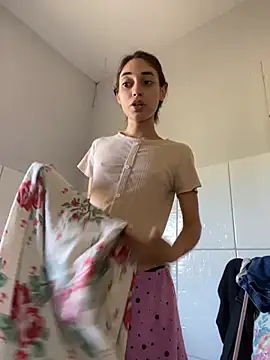 Snapshot of loirinhaaa chatting on 18, 9, 2025 loirinhaaa online show from 18, 9, 2025