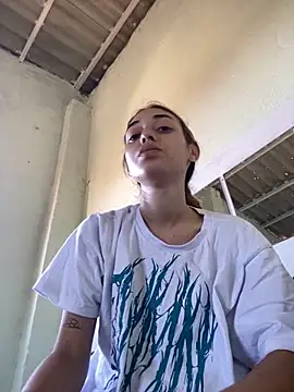 Snapshot of loirinhaaa chatting on 6, 10, 2025 loirinhaaa online show from 6, 10, 2025