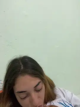 Snapshot of loirinhaaa chatting on 11, 10, 2025 loirinhaaa online show from 11, 10, 2025