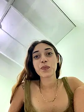 Snapshot of loirinhaaa chatting on 13, 10, 2025 loirinhaaa online show from 13, 10, 2025