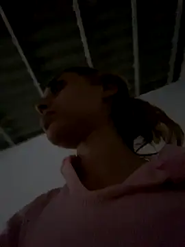 Snapshot of loirinhaaa chatting on 22, 10, 2025 loirinhaaa online show from 22, 10, 2025